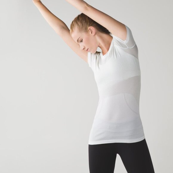Lululemon Swiftly Tech Short Sleeve Crew - Sz 6 - Picture 1 of 6